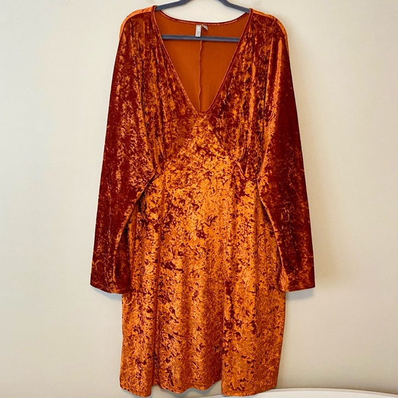 ASOS Curve Dresses & Skirts - ASOS Curve Crushed Velvet Dress